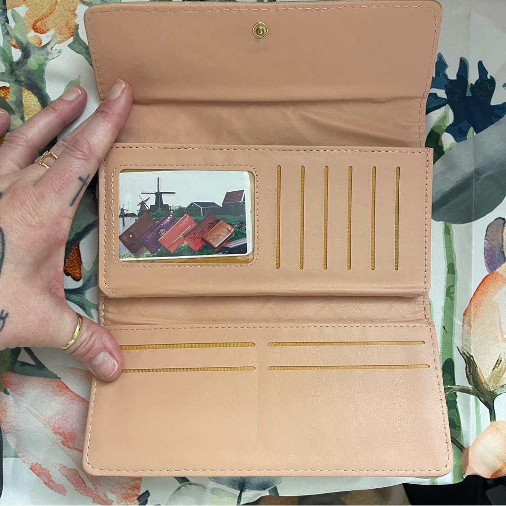 Gold Quilted Wallet - Picture 2 of 7